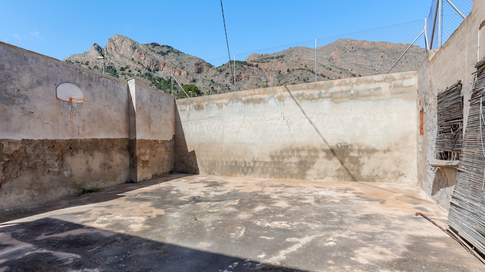 Herverkoop - Finca Landelijk pand -
Orihuela