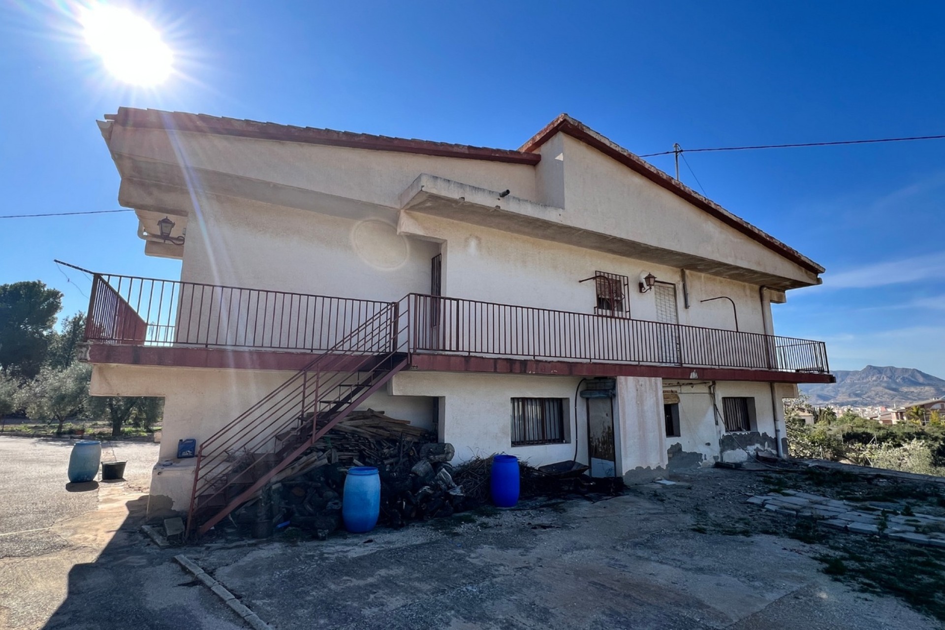 Herverkoop - Finca Landelijk pand -
Petrer