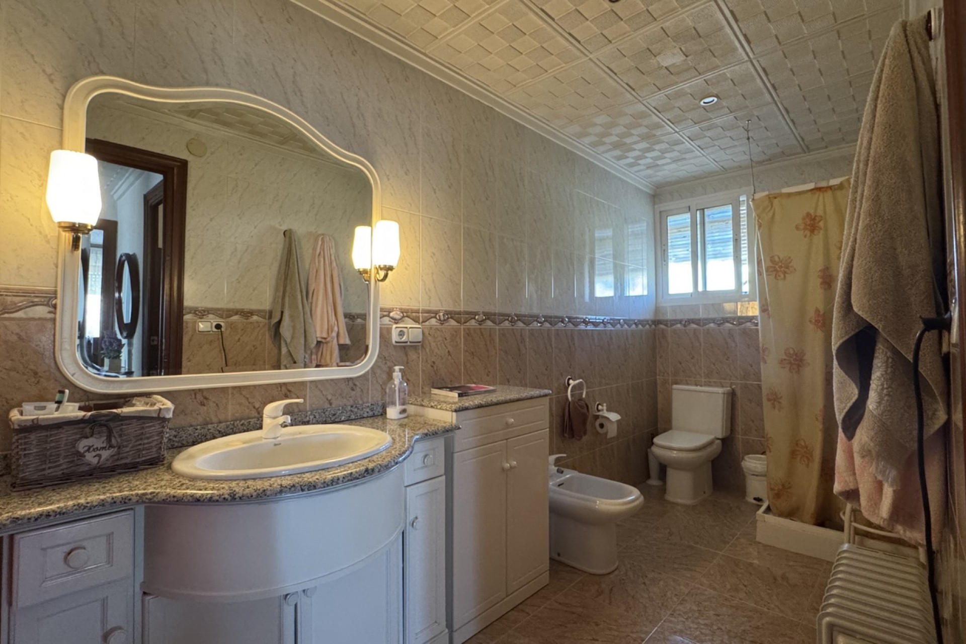 Herverkoop - Finca Landelijk pand -
Petrer