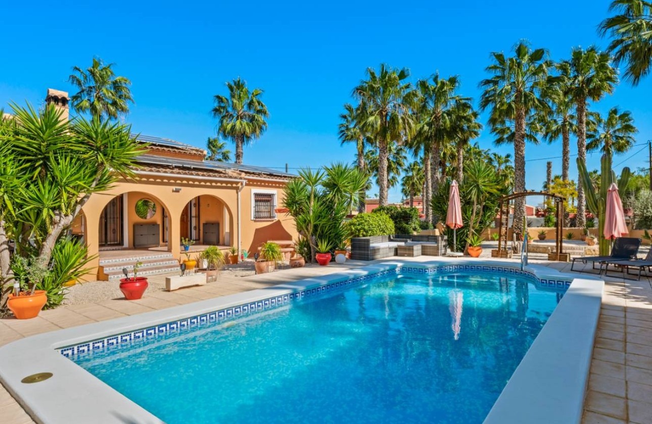 Herverkoop - Finca Landelijk pand -
Rafal