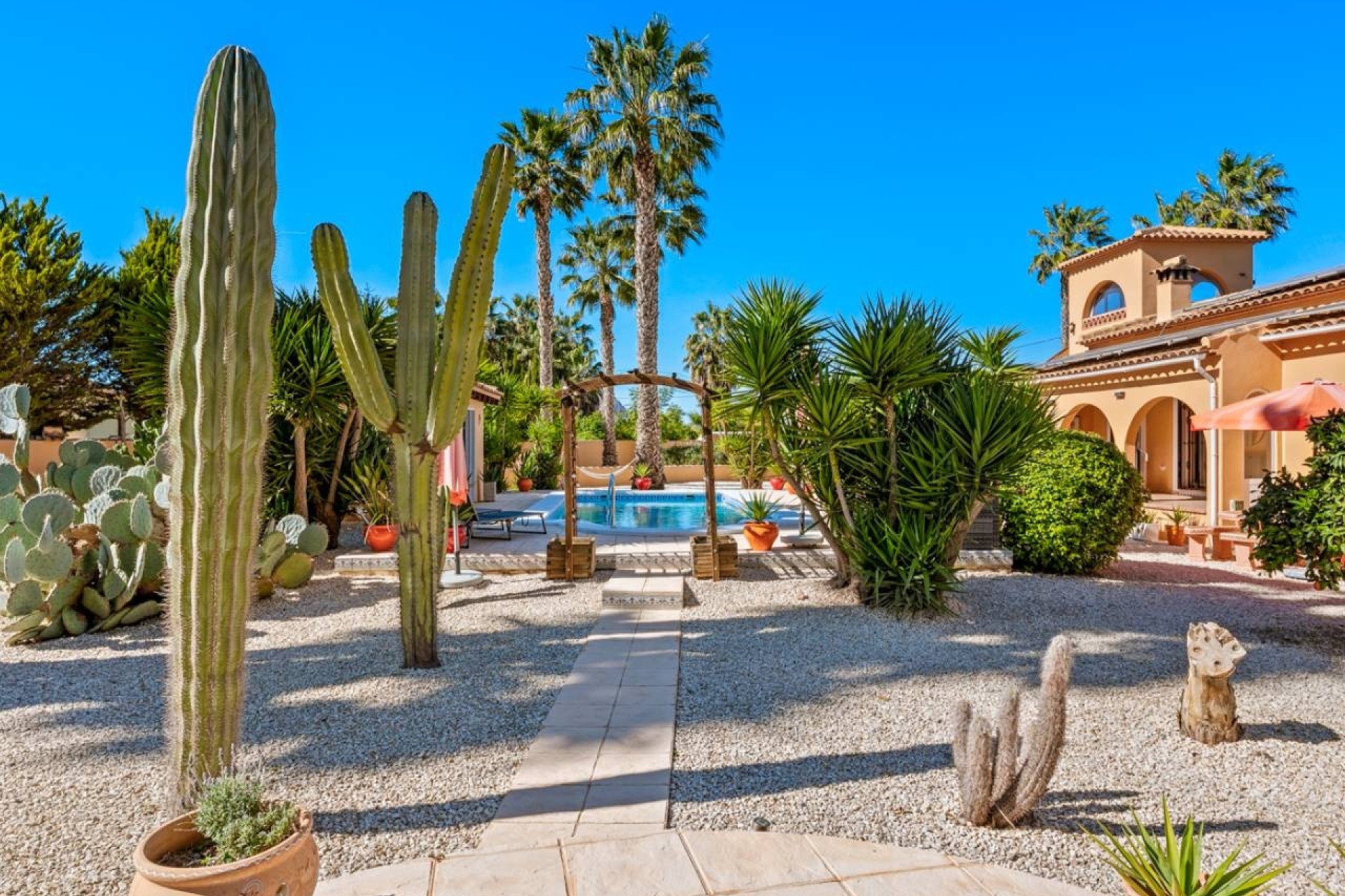 Herverkoop - Finca Landelijk pand -
Rafal