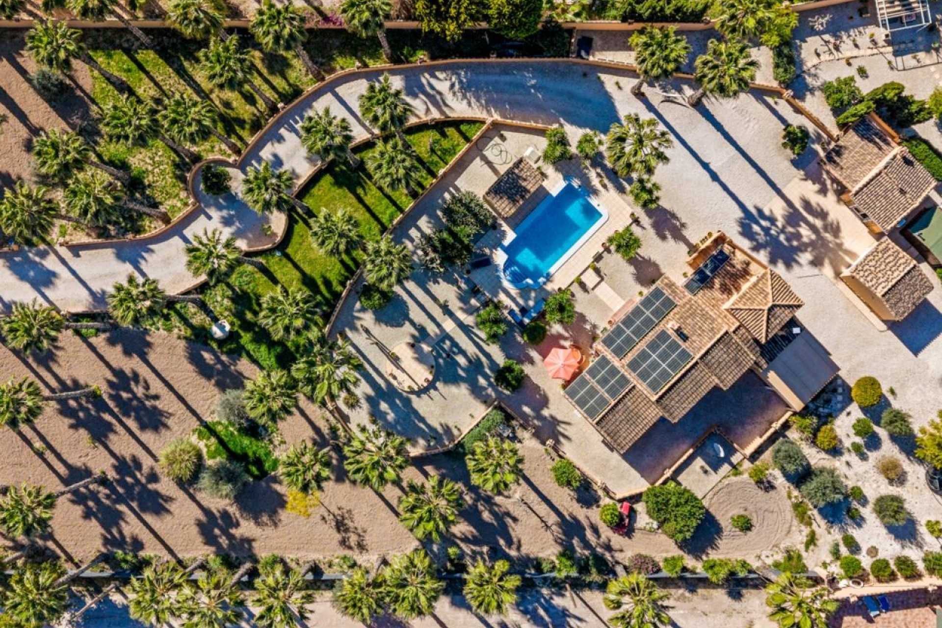 Herverkoop - Finca Landelijk pand -
Rafal