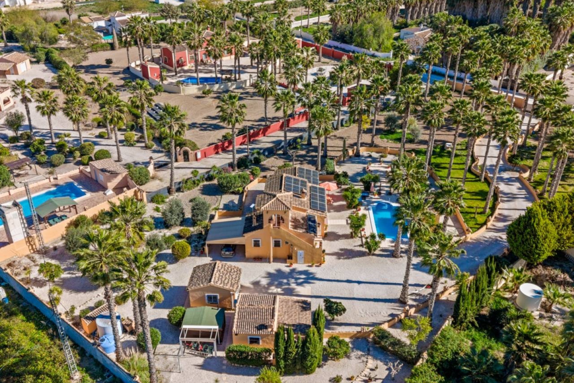 Herverkoop - Finca Landelijk pand -
Rafal