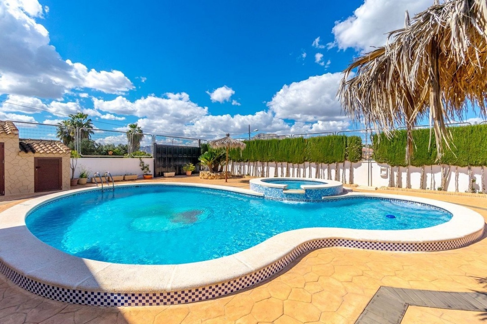 Herverkoop - Finca Landelijk pand -
Rafal