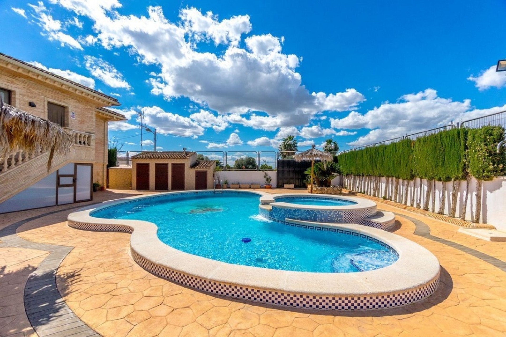 Herverkoop - Finca Landelijk pand -
Rafal