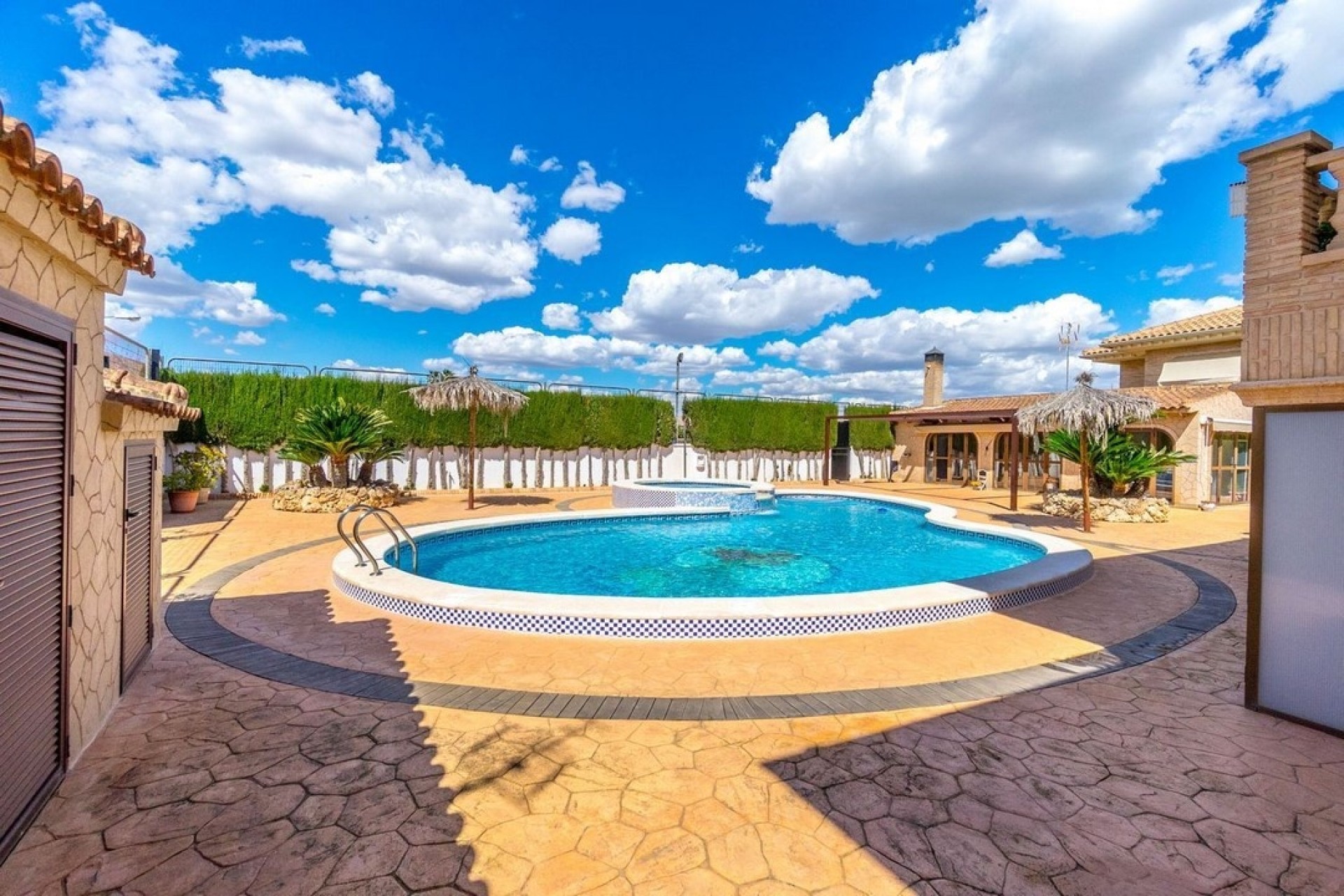 Herverkoop - Finca Landelijk pand -
Rafal