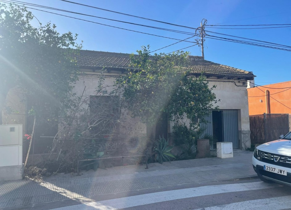 Herverkoop - Finca Landelijk pand -
Rojales