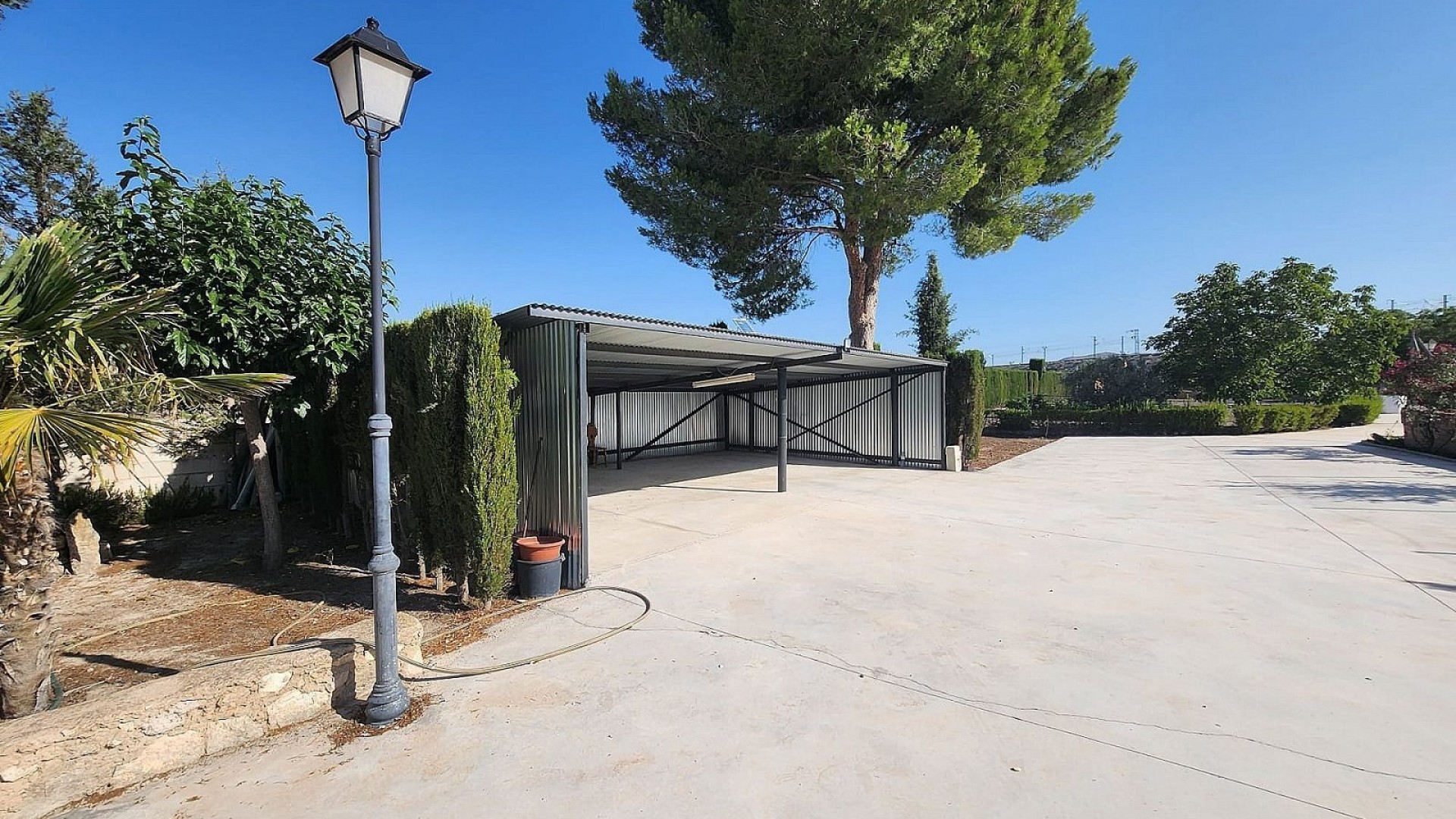 Herverkoop - Finca Landelijk pand -
Villena