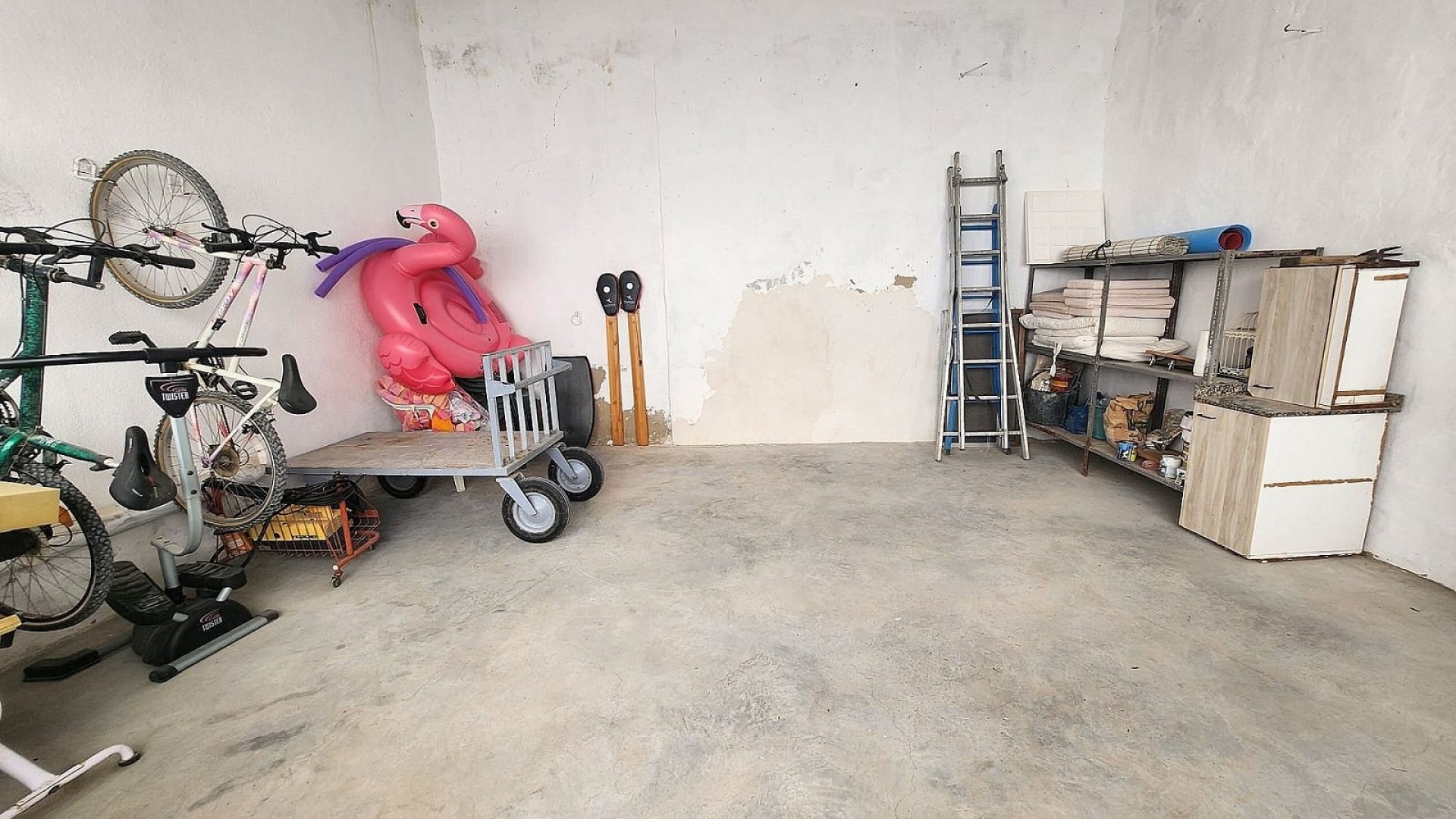 Herverkoop - Finca Landelijk pand -
Villena