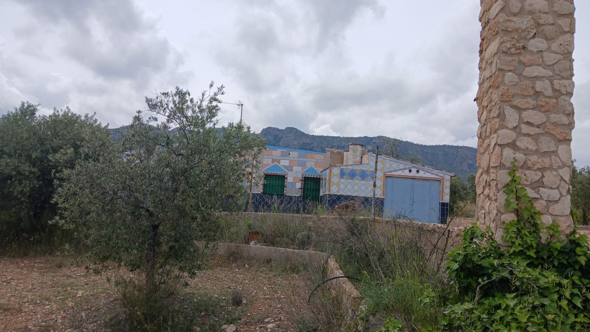 Herverkoop - Finca Landelijk pand -
Yecla