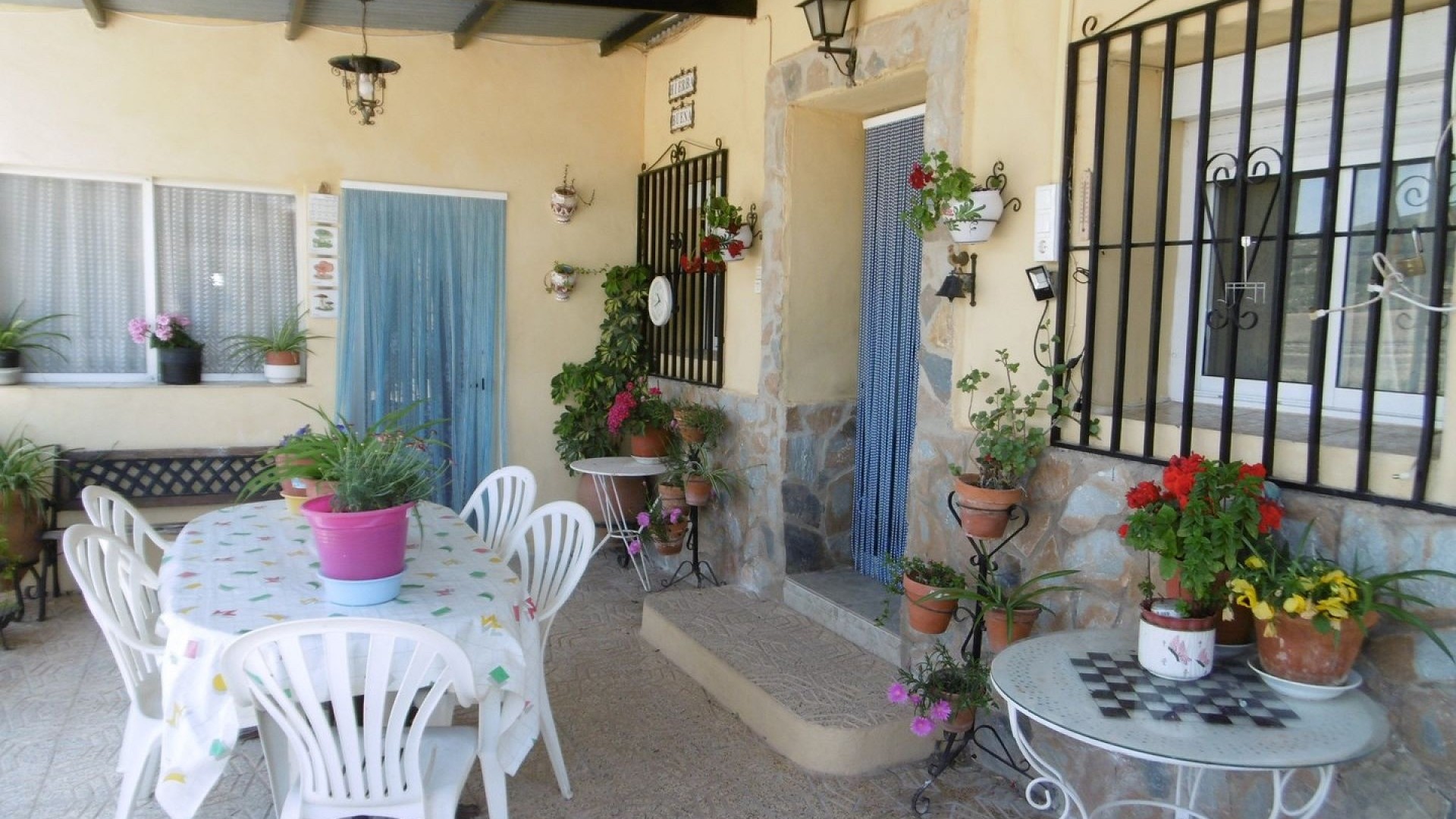 Herverkoop - Finca Landelijk pand -
Yecla