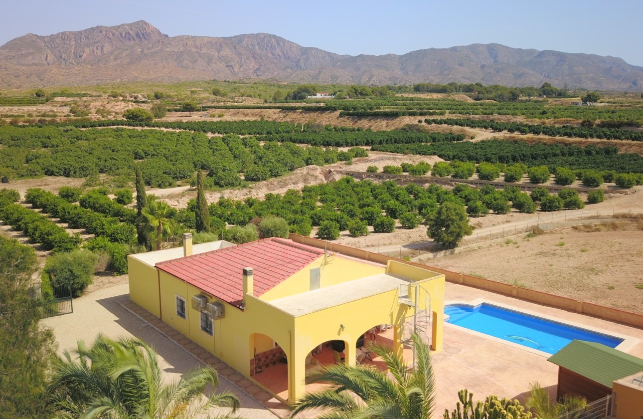 Herverkoop - Finca / Landhuis -
Albatera