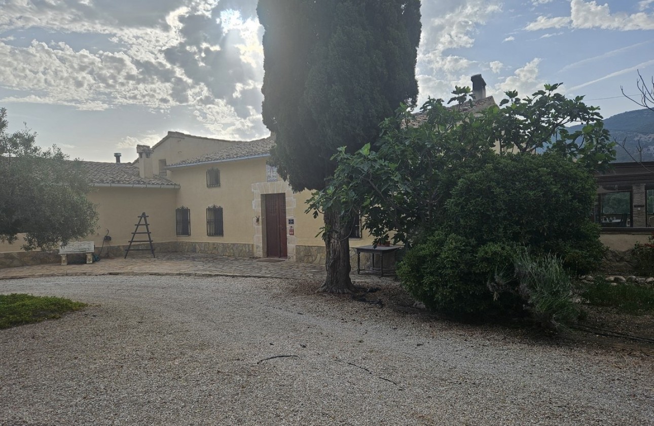 Herverkoop - Finca / Landhuis -
Alcoy