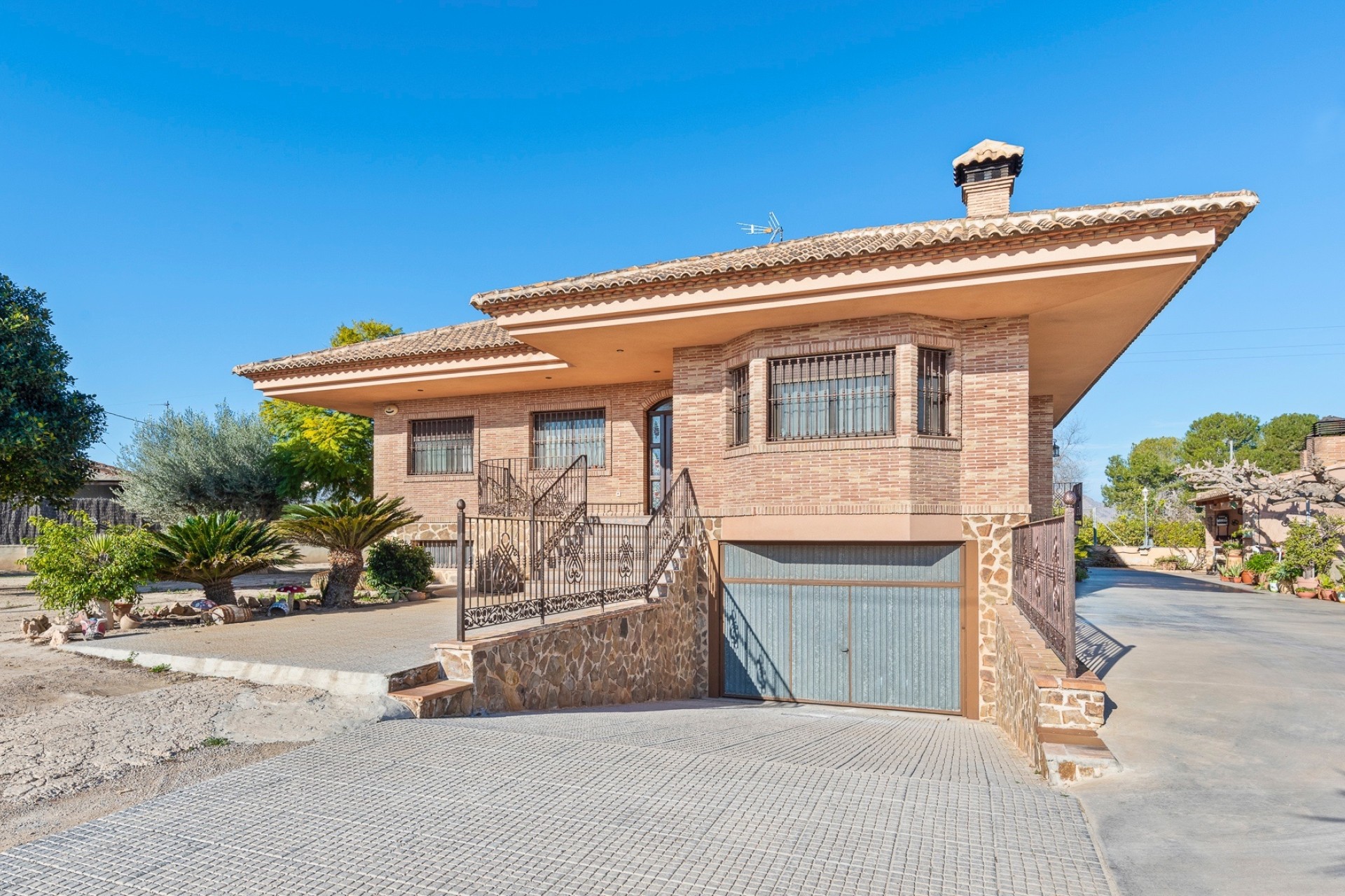 Herverkoop - Finca / Landhuis -
Beniel - Carretera de Beniel