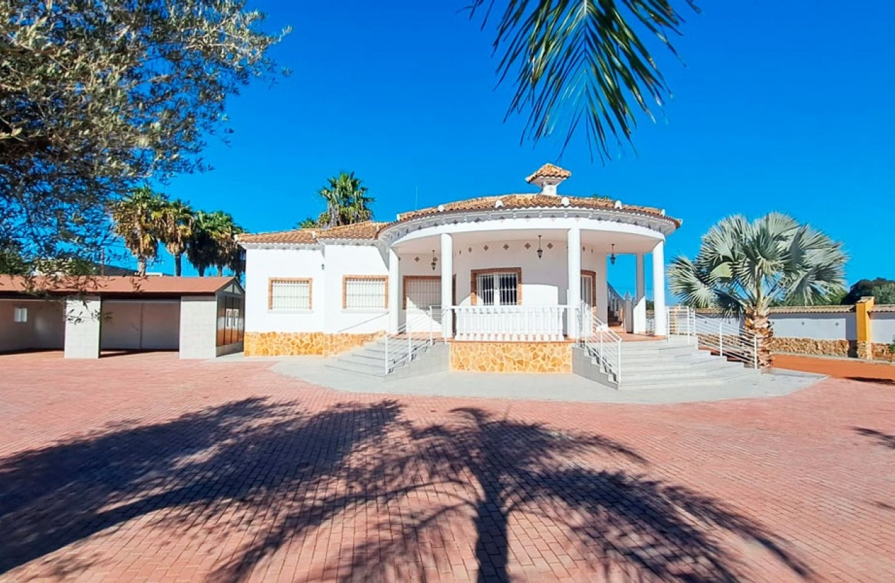 Herverkoop - Finca / Landhuis -
Catral