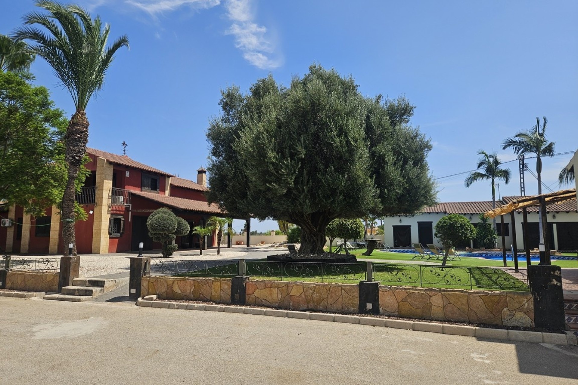 Herverkoop - Finca / Landhuis -
Catral