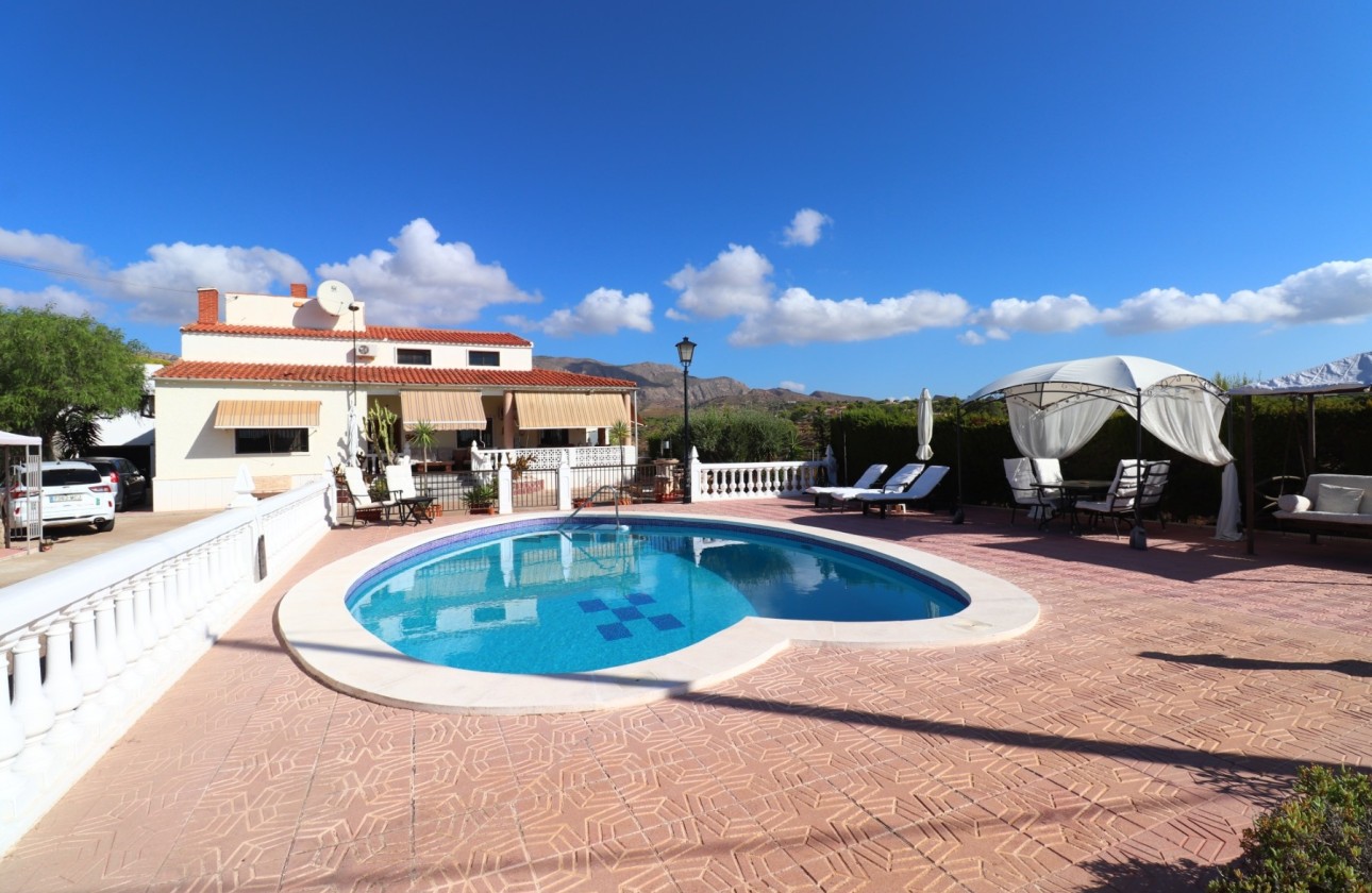 Herverkoop - Finca / Landhuis -
Crevillente - Crevillente - Country