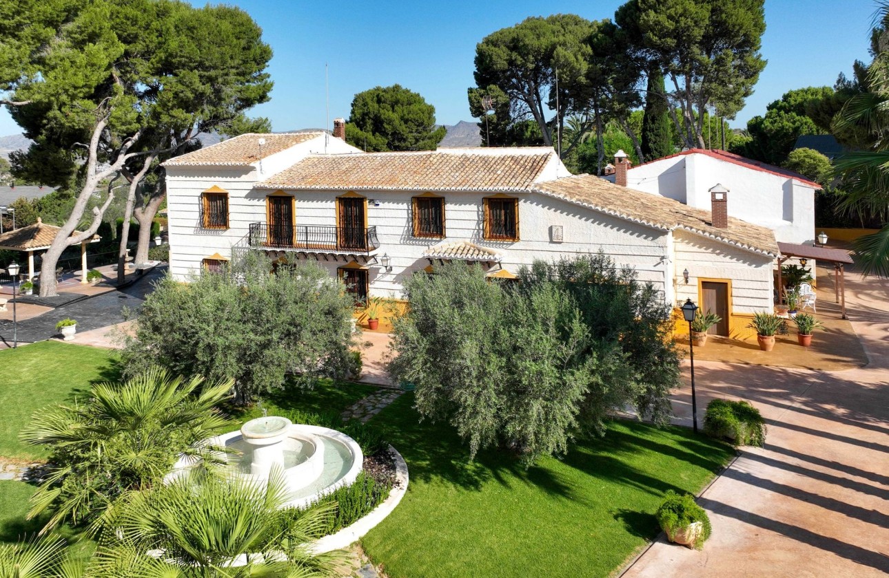 Herverkoop - Finca / Landhuis -
Elda