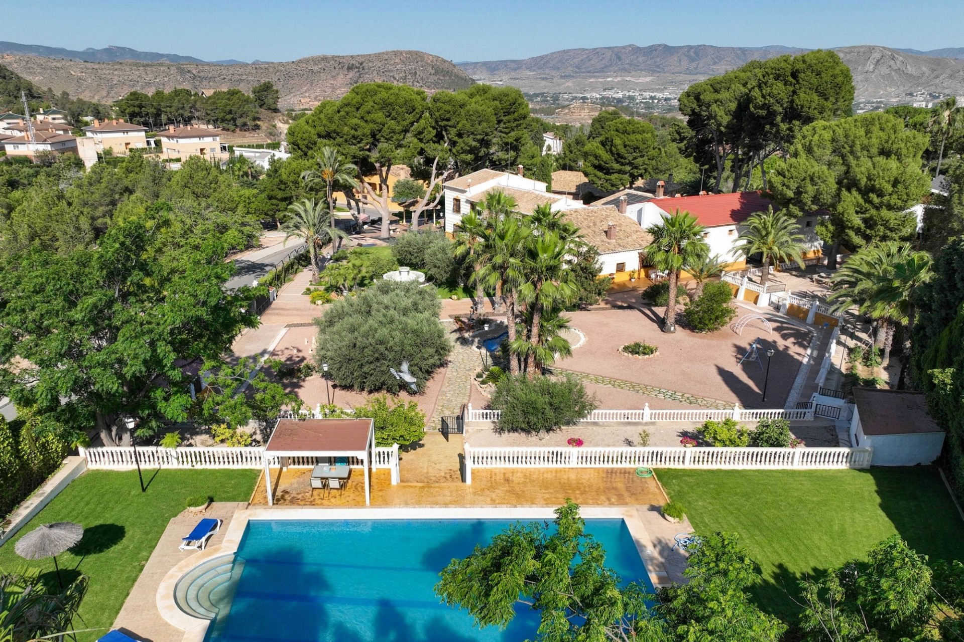 Herverkoop - Finca / Landhuis -
Elda
