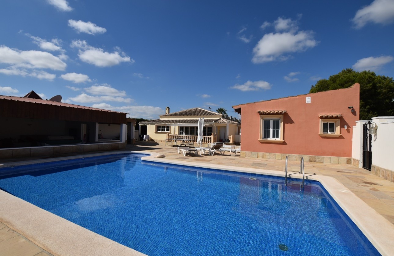 Herverkoop - Finca / Landhuis -
Heredades - Las Heredades