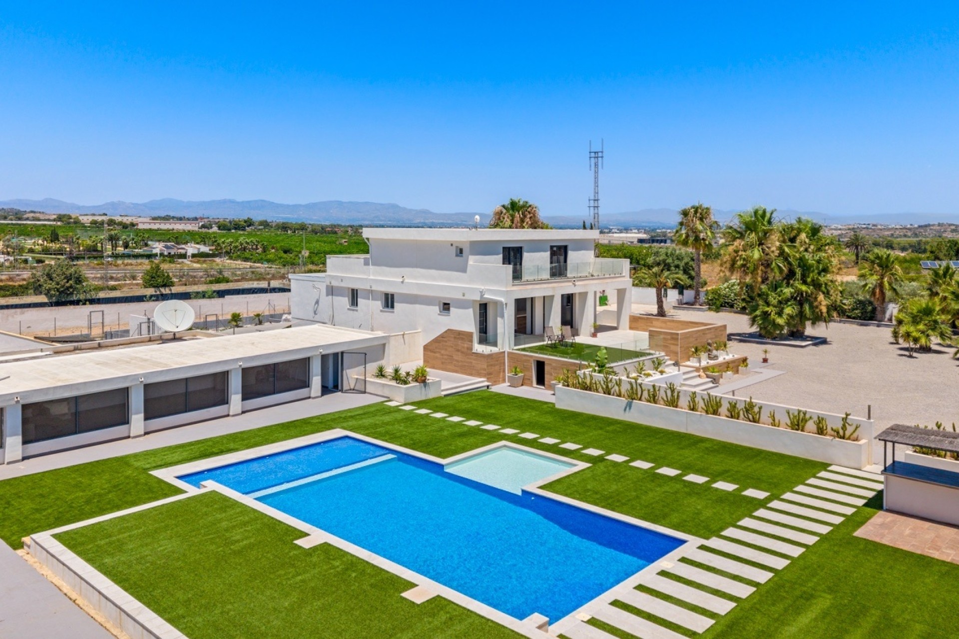 Herverkoop - Finca / Landhuis -
Los Montesinos - La Herrada