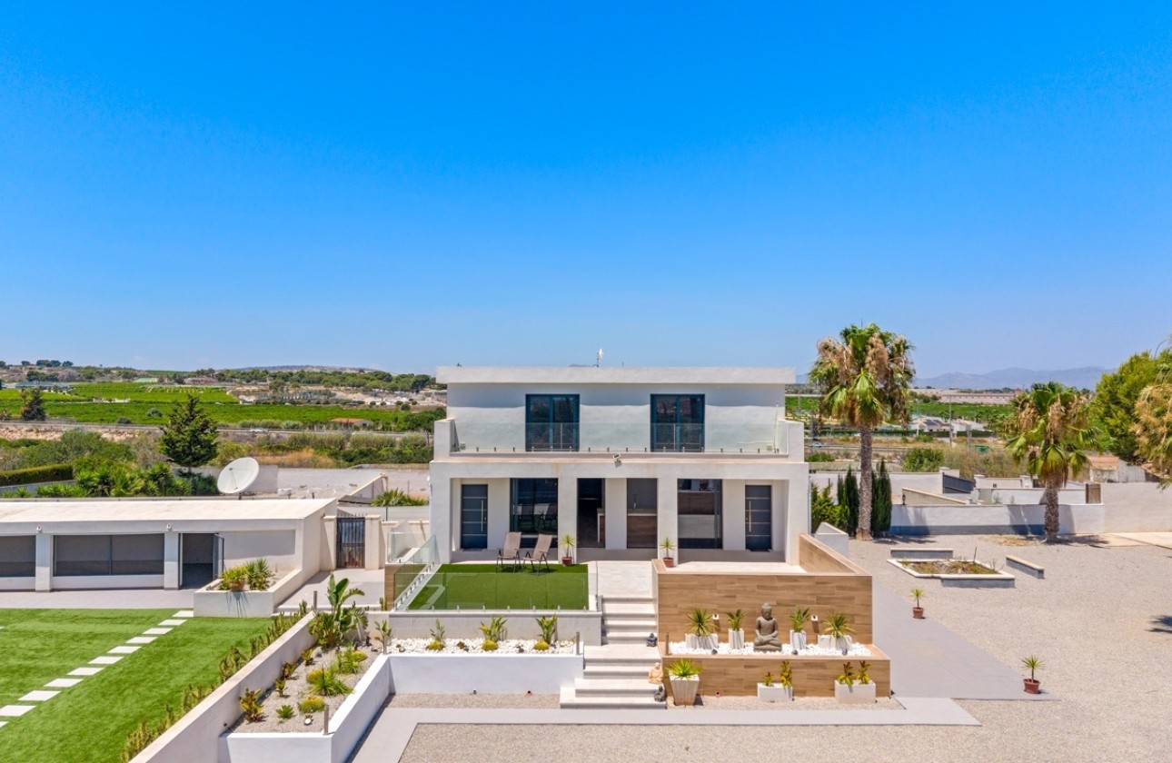 Herverkoop - Finca / Landhuis -
Los Montesinos - La Herrada