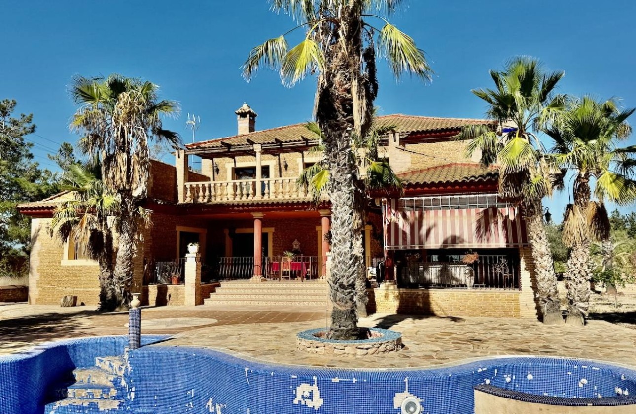 Herverkoop - Finca / Landhuis -
Los Montesinos