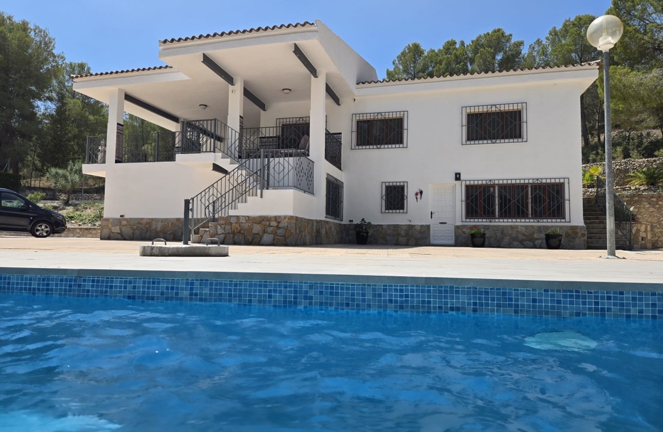 Herverkoop - Finca / Landhuis -
Monóvar