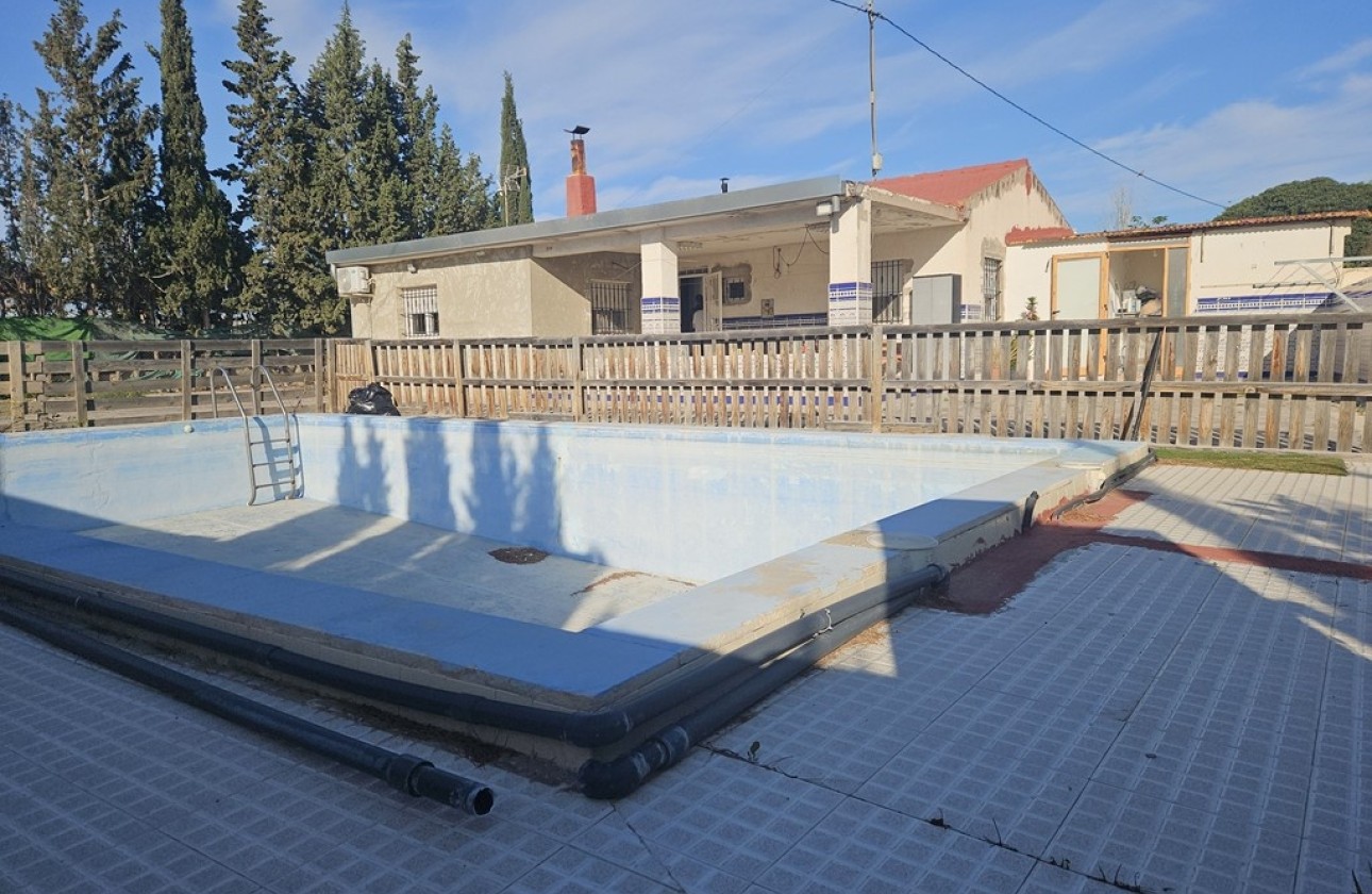 Herverkoop - Finca / Landhuis -
Novelda