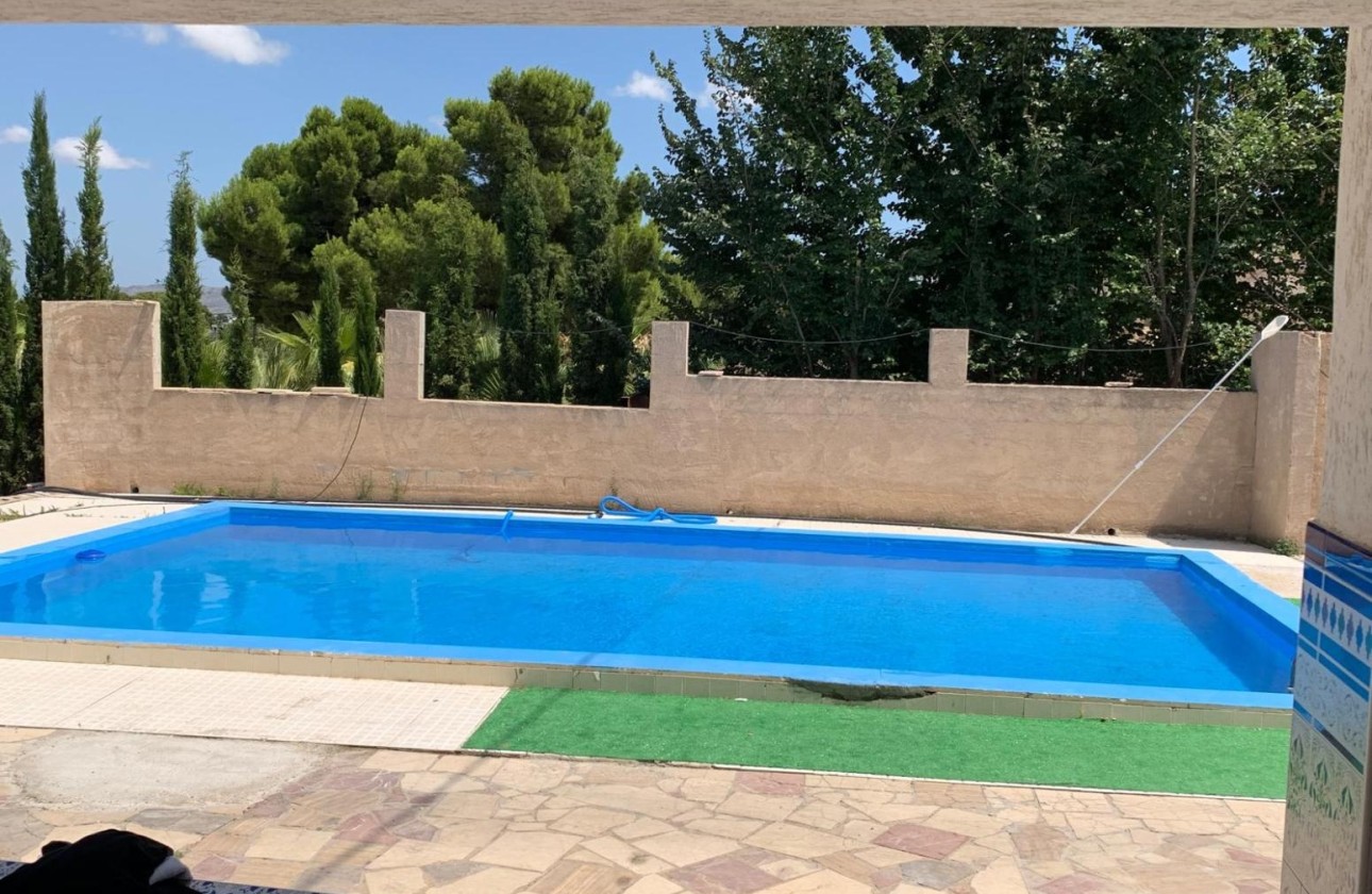 Herverkoop - Finca / Landhuis -
Novelda