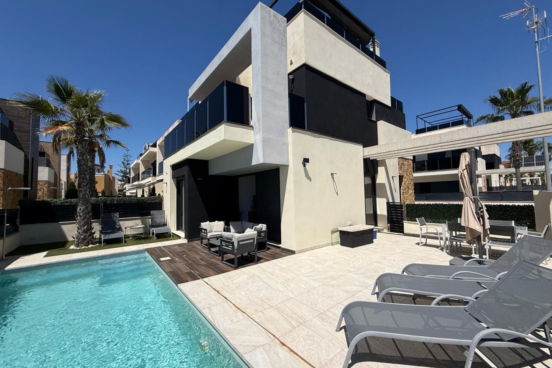 Herverkoop - Finca / Landhuis -
Orihuela Costa