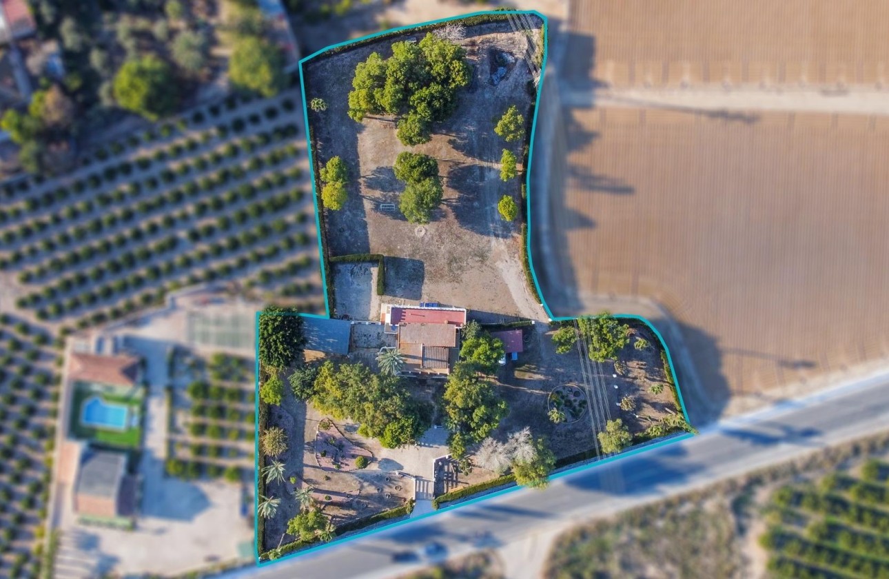 Herverkoop - Finca / Landhuis -
Orihuela