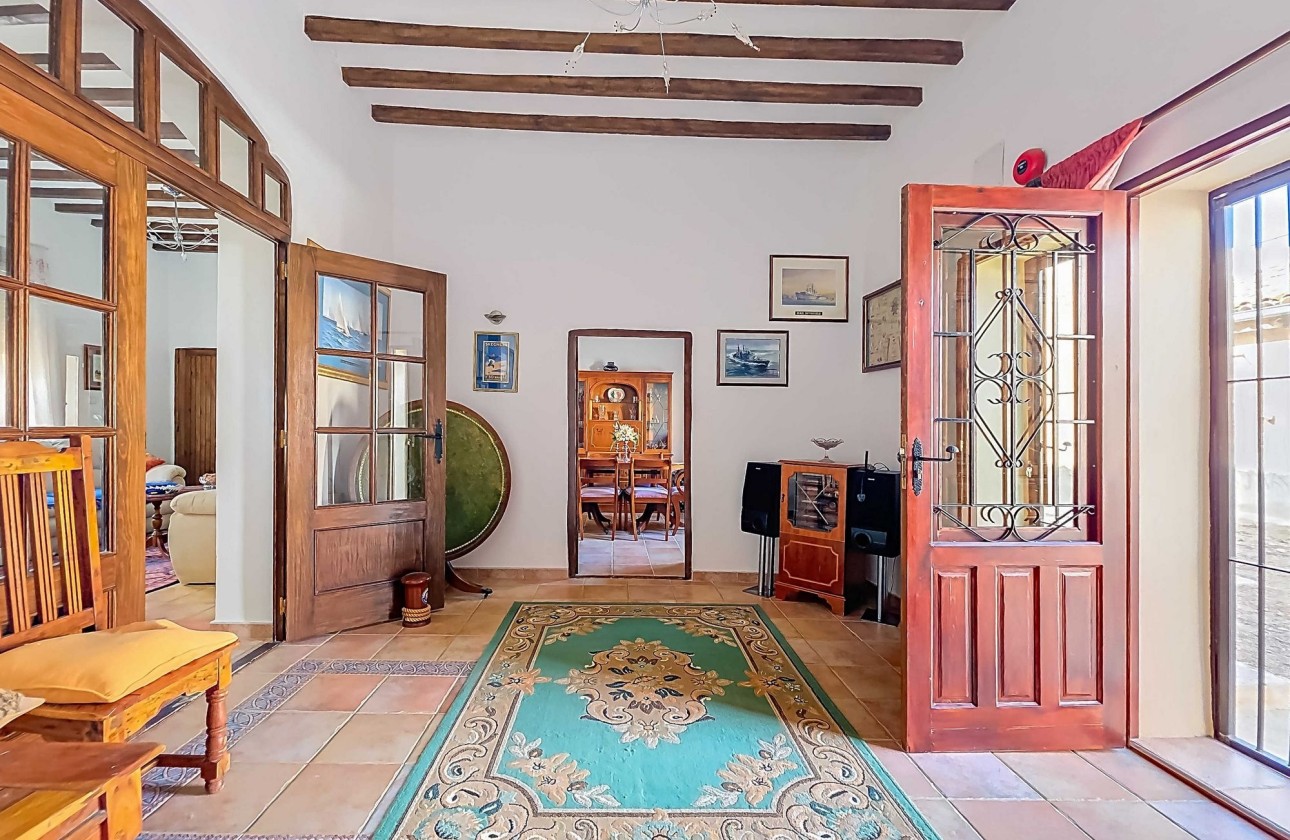 Herverkoop - Finca / Landhuis -
Pinoso