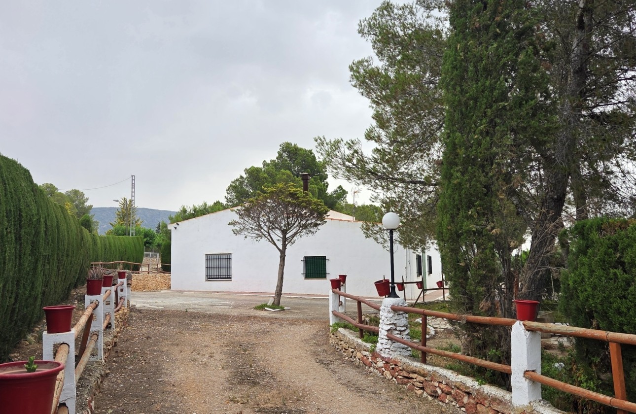 Herverkoop - Finca / Landhuis -
Pinoso