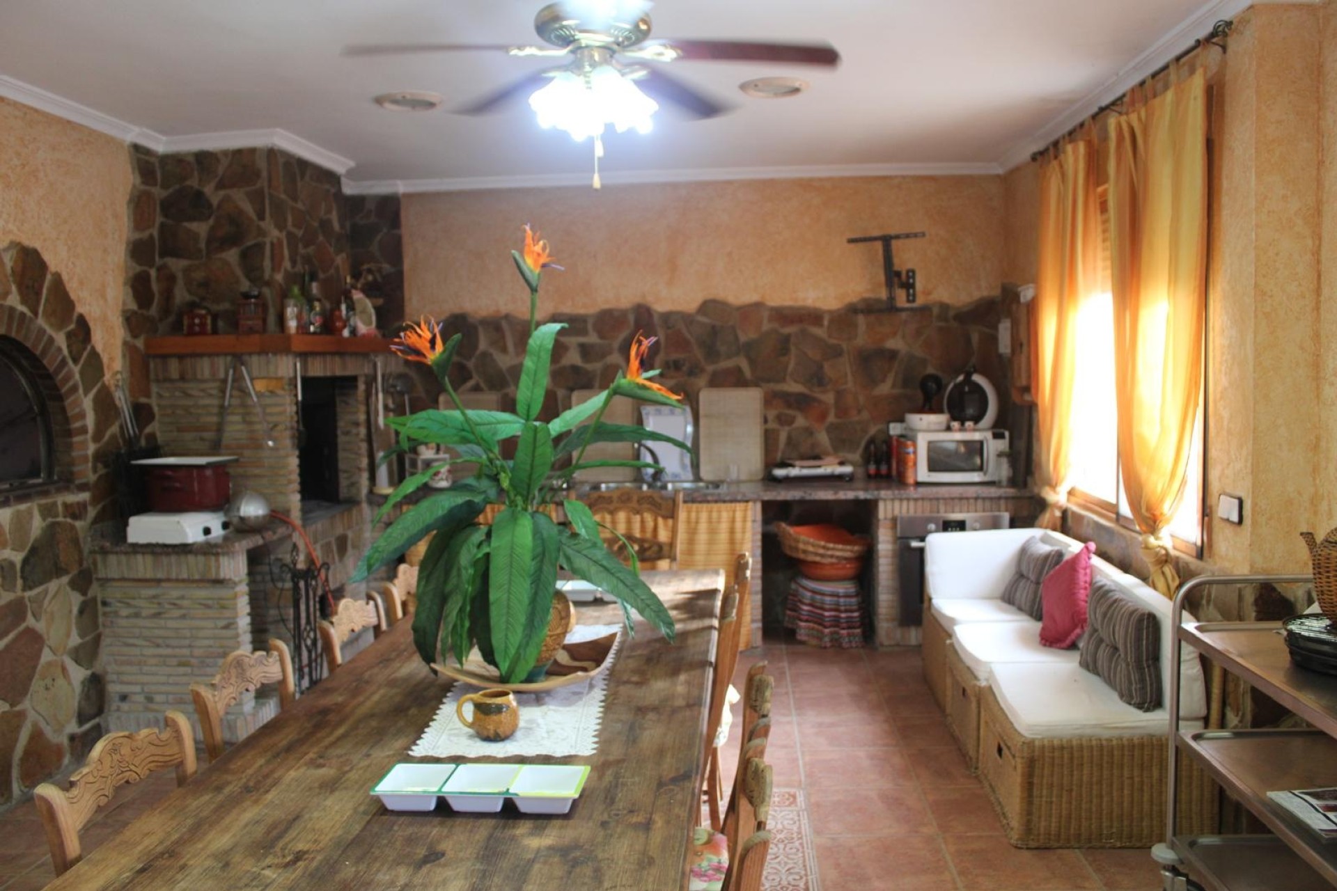 Herverkoop - Finca / Landhuis -
Sax - SAX