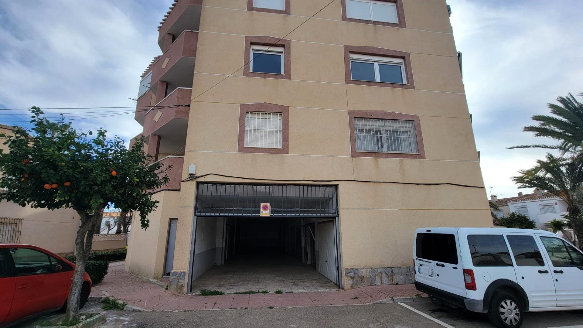 Herverkoop - Garage -
Orihuela Costa - La Regia