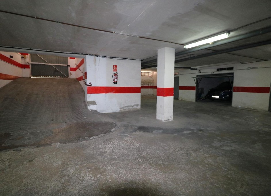 Herverkoop - Garage -
Torrevieja - Playa del Acequión