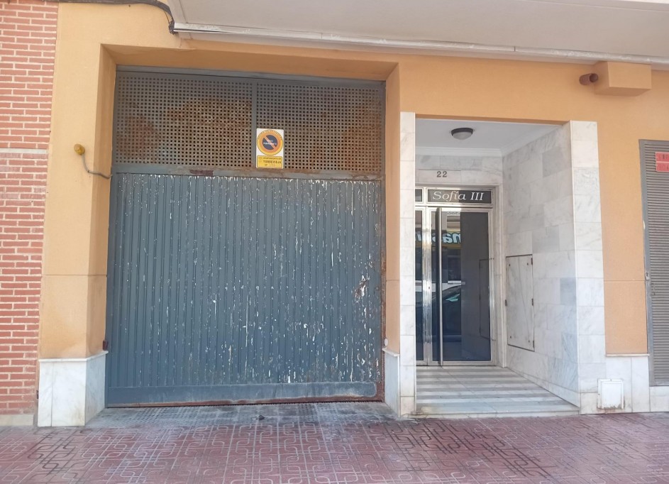 Herverkoop - Garage -
Torrevieja - Playa del Cura