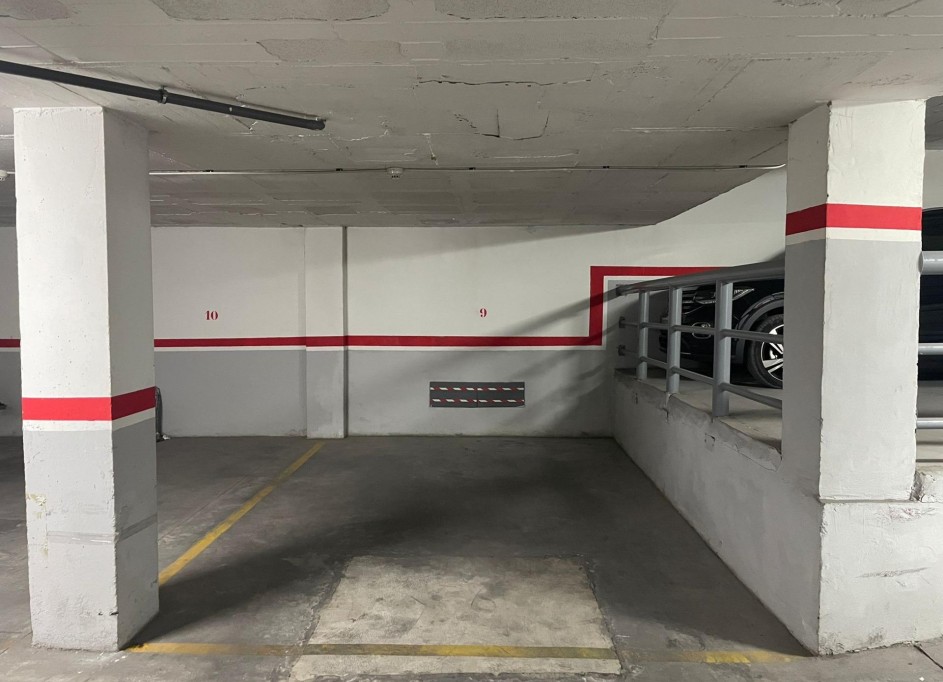 Herverkoop - Garage -
Torrevieja - Playa del cura