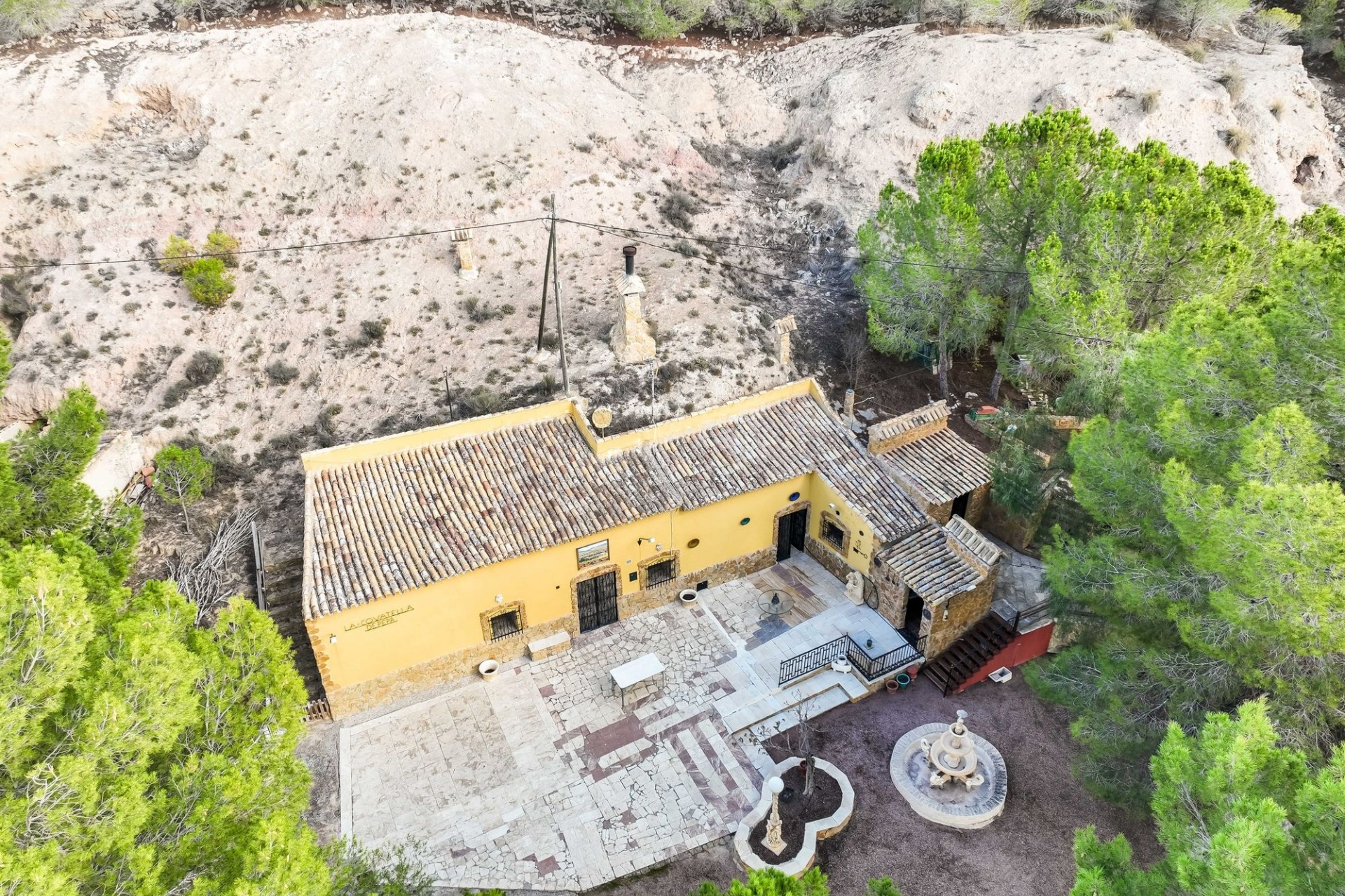 Herverkoop - Grotwoning -
Pinoso