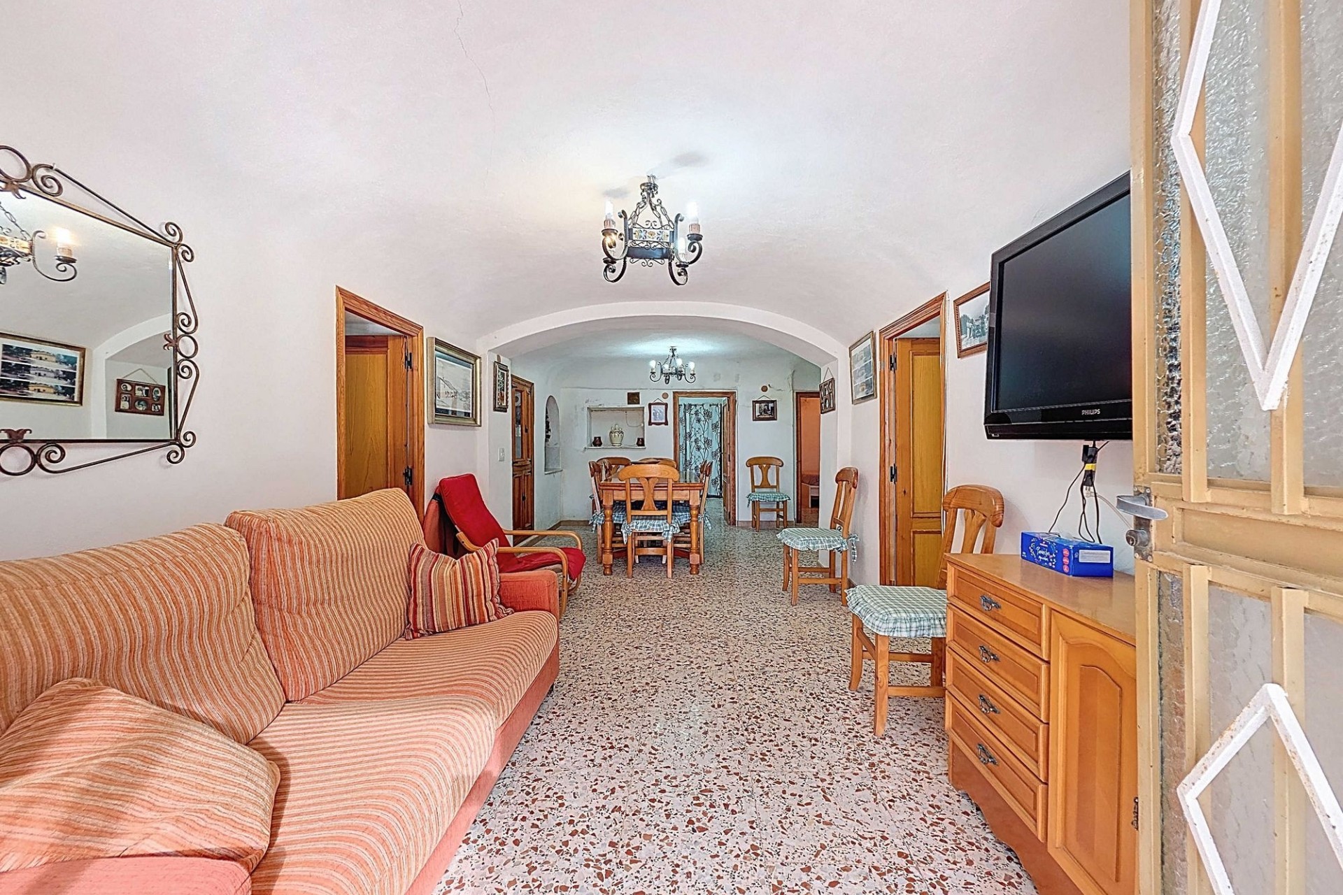 Herverkoop - Grotwoning -
Pinoso