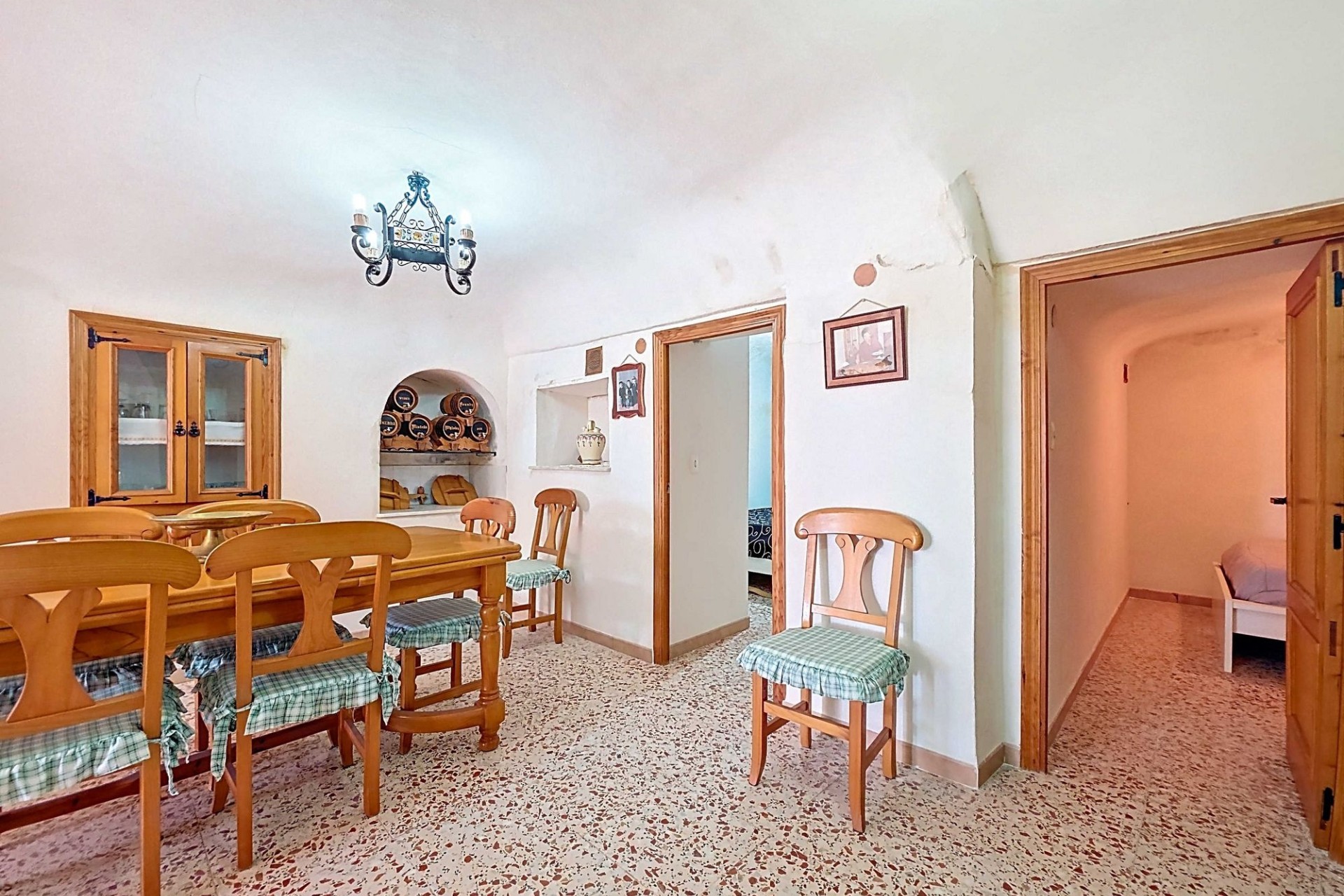 Herverkoop - Grotwoning -
Pinoso