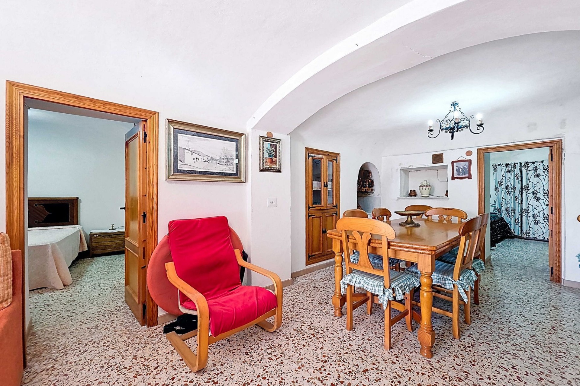 Herverkoop - Grotwoning -
Pinoso