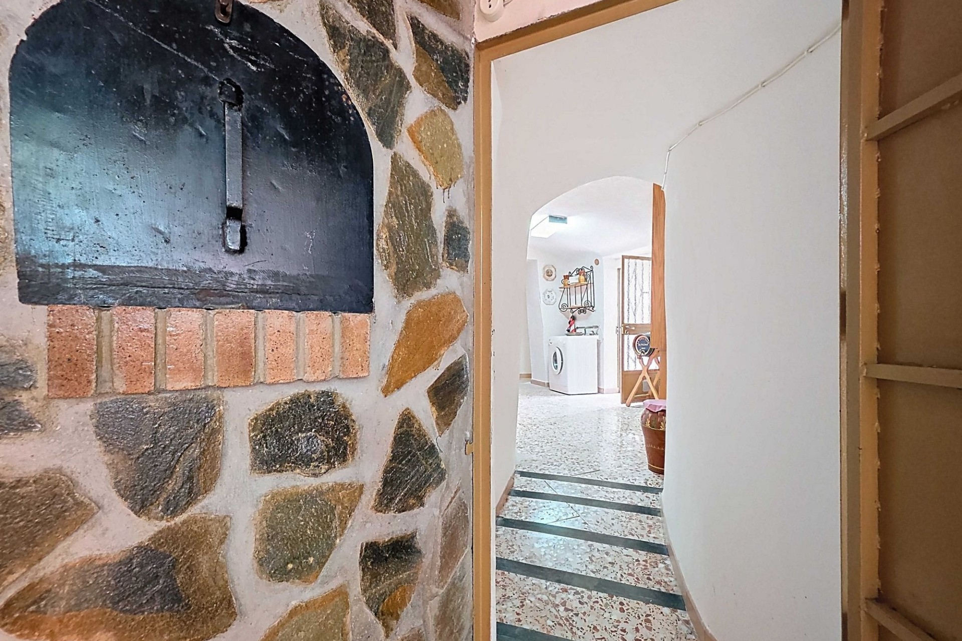 Herverkoop - Grotwoning -
Pinoso