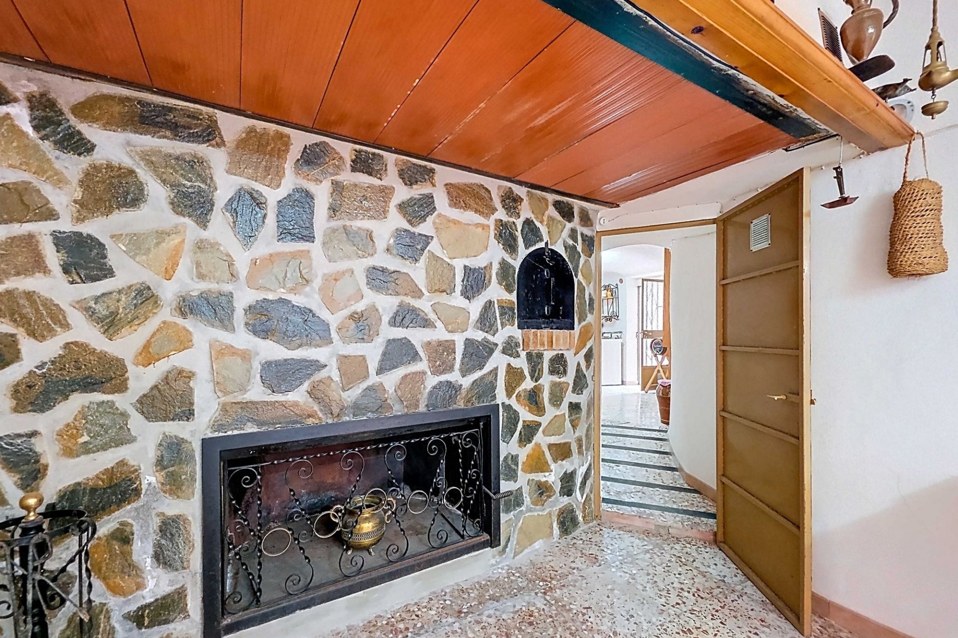 Herverkoop - Grotwoning -
Pinoso