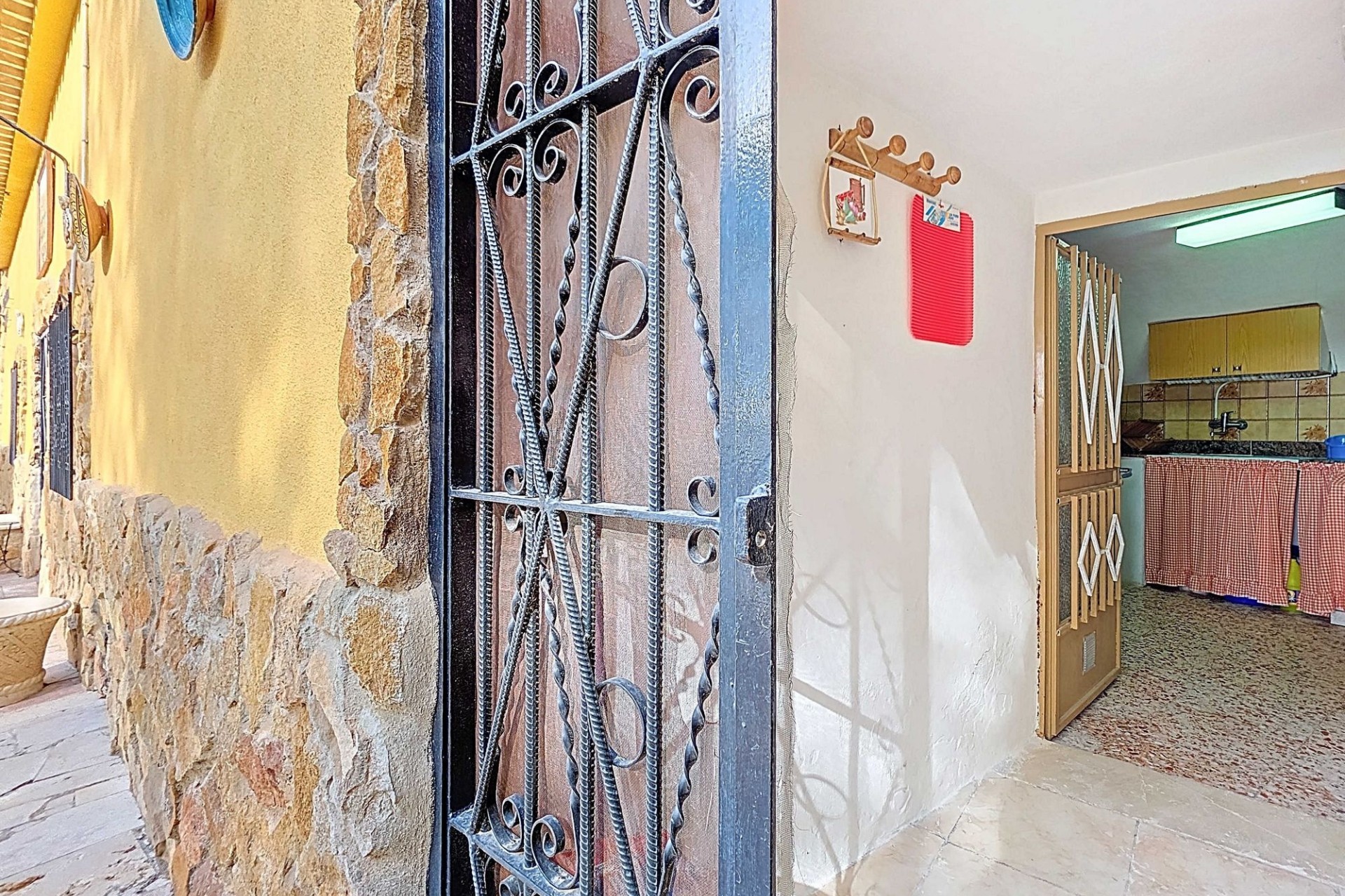 Herverkoop - Grotwoning -
Pinoso