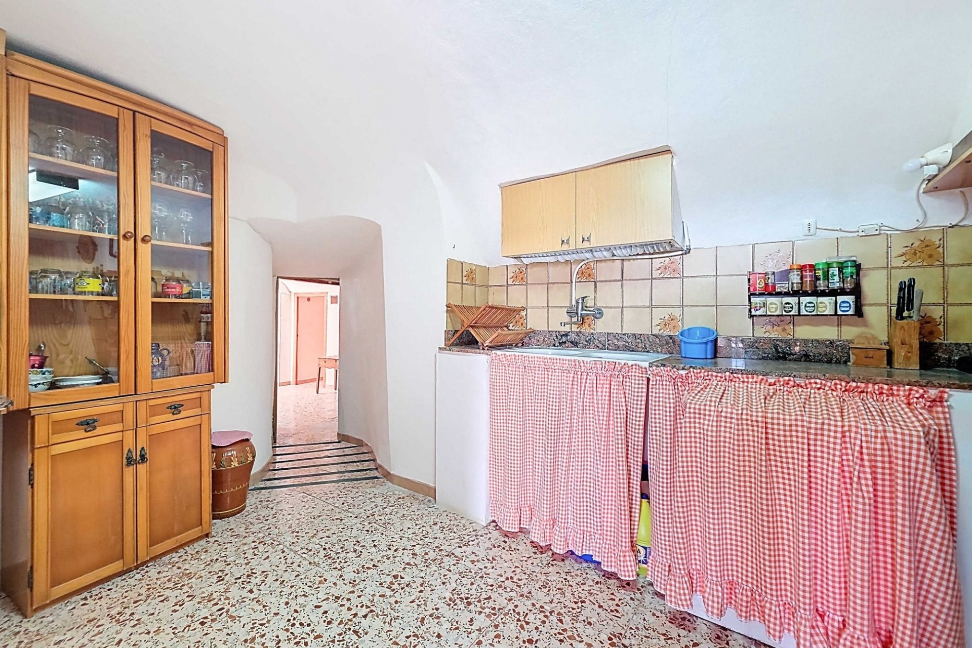 Herverkoop - Grotwoning -
Pinoso