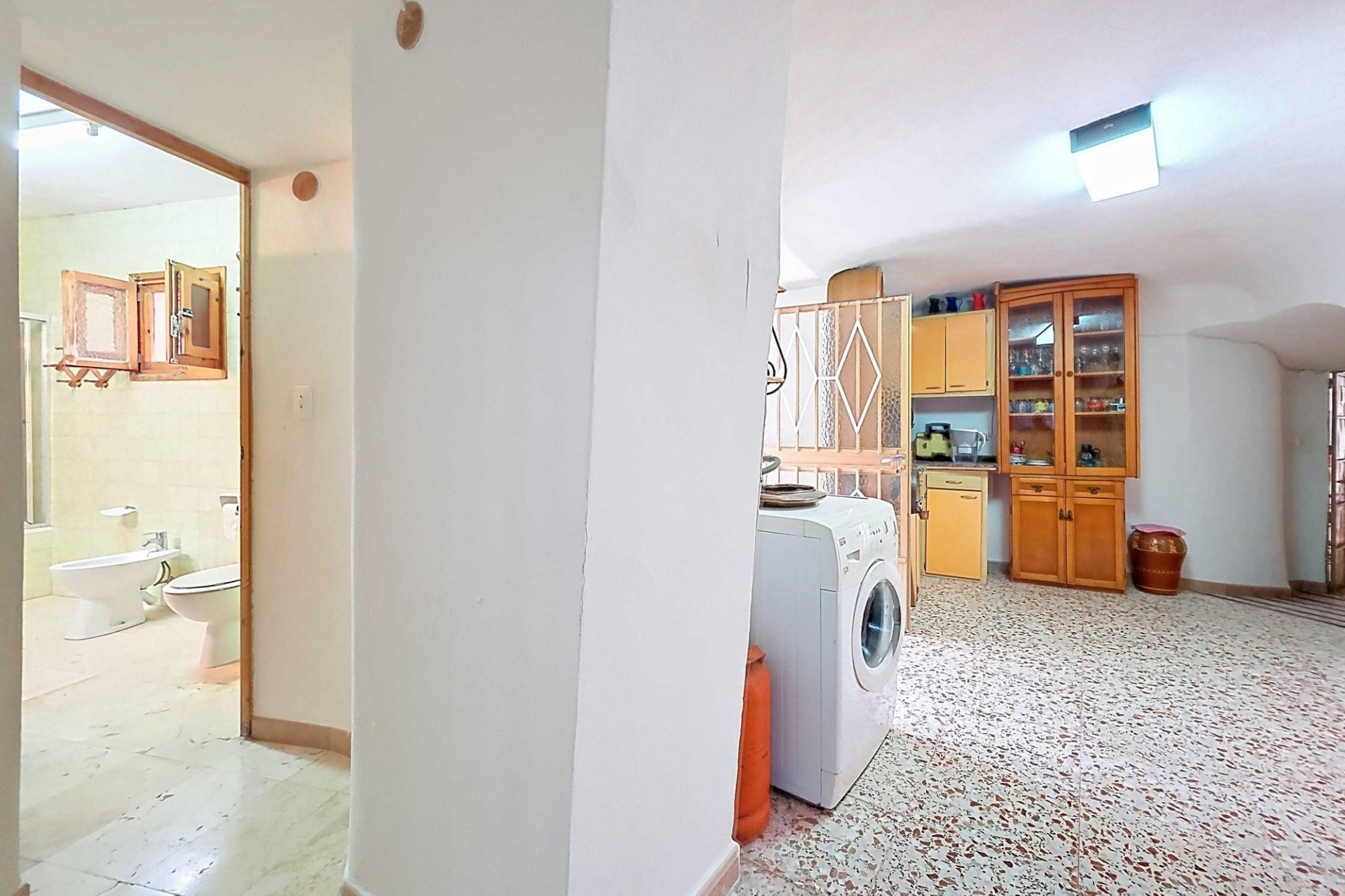 Herverkoop - Grotwoning -
Pinoso