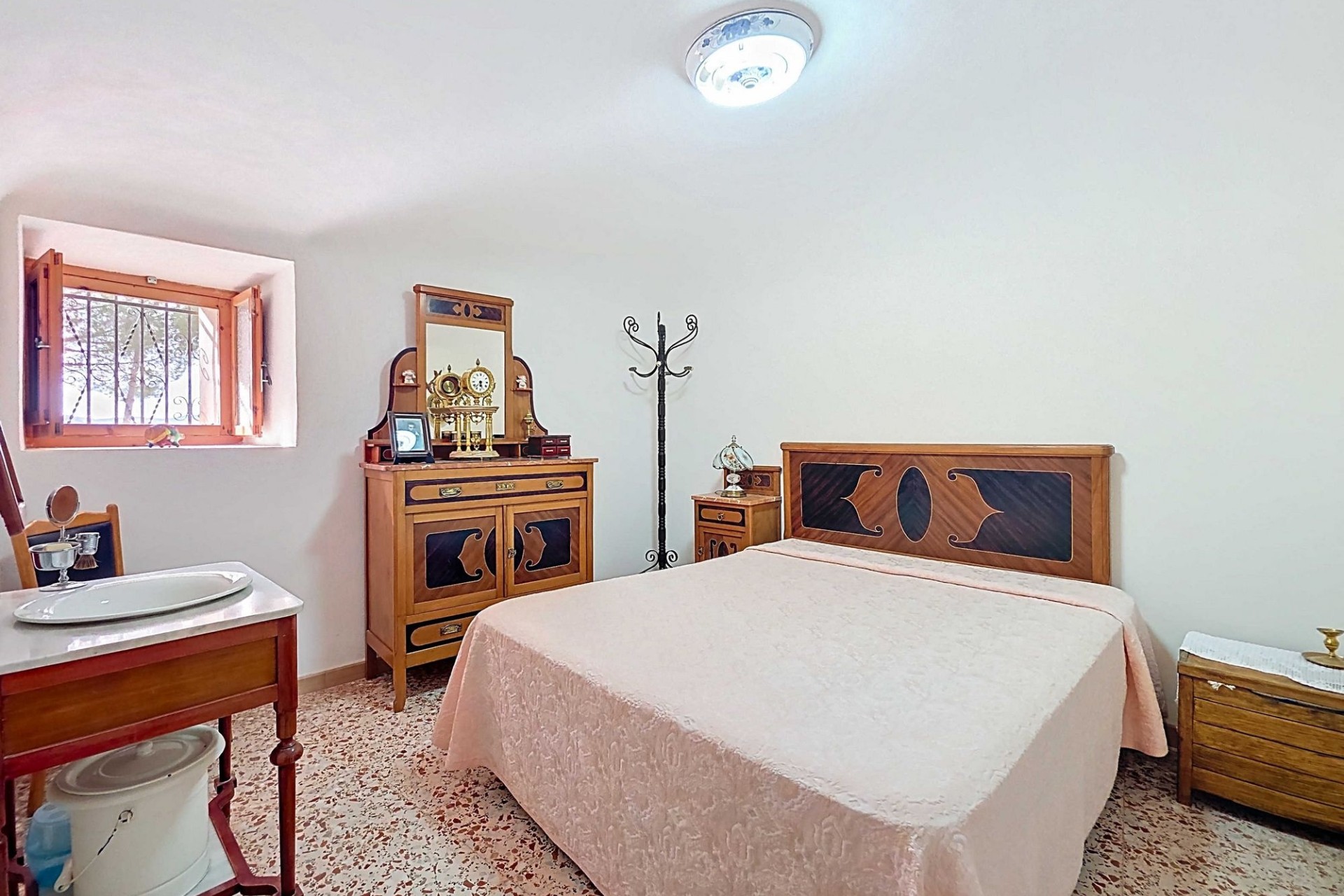 Herverkoop - Grotwoning -
Pinoso