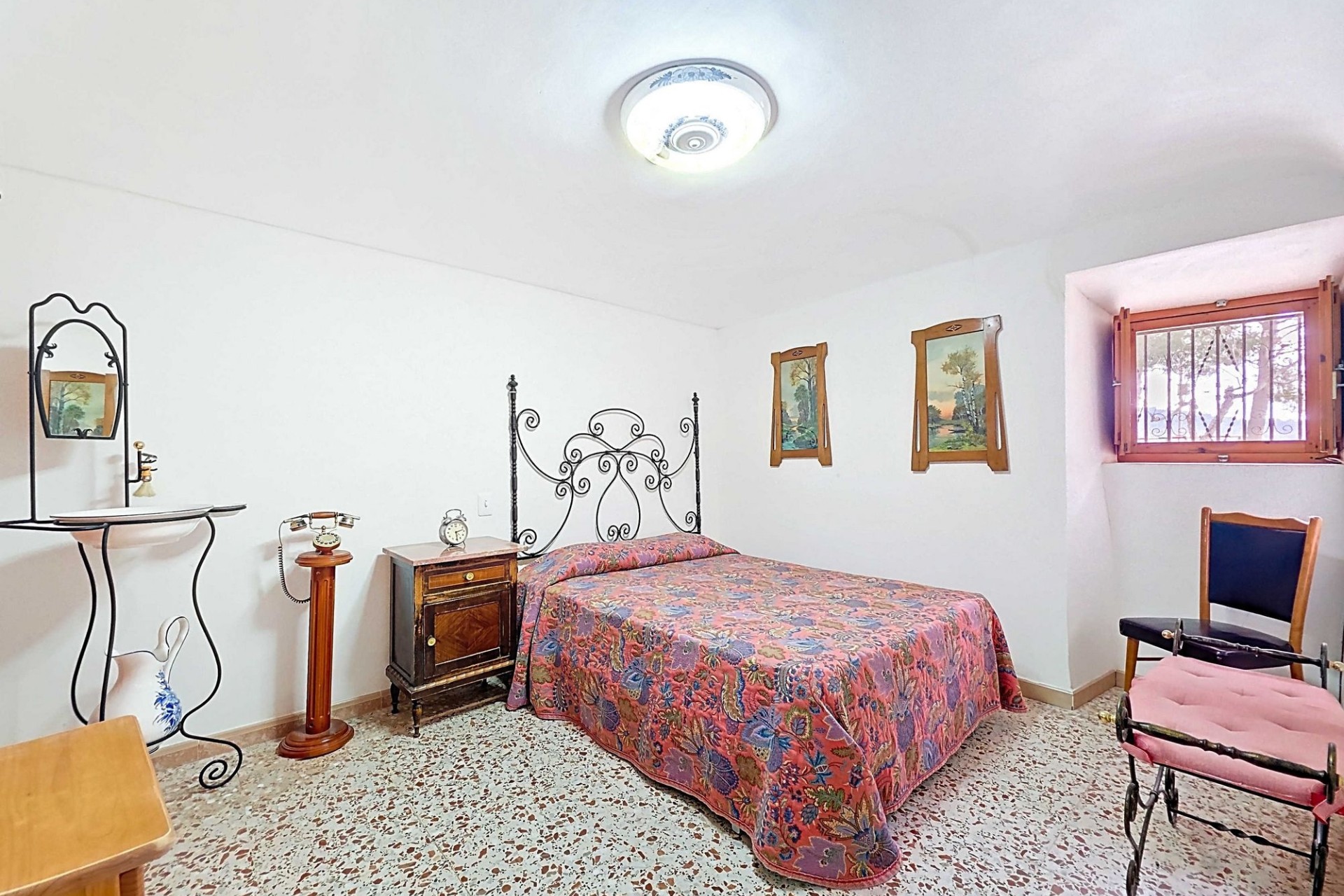 Herverkoop - Grotwoning -
Pinoso